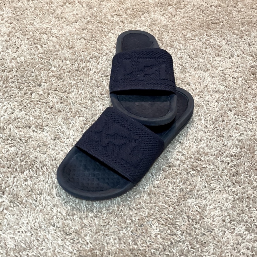 APL slippers / sandals